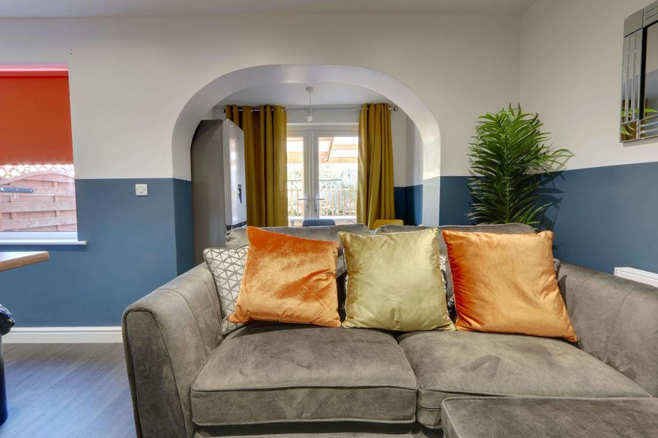 #Upmarket, Exceptional 4 Bed House, With Free Parking, Close To Amenities And Supermarkets Sheffield Zewnętrze zdjęcie