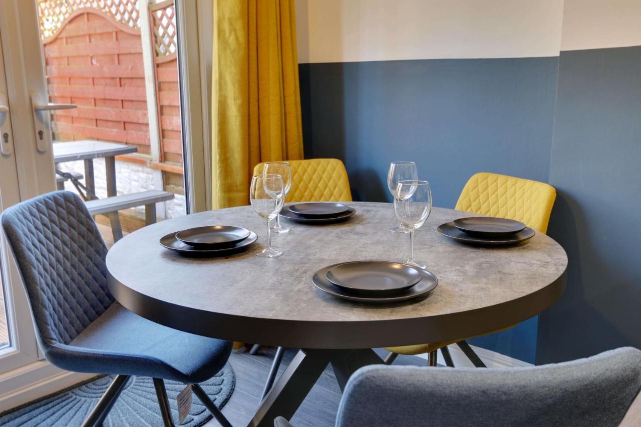 #Upmarket, Exceptional 4 Bed House, With Free Parking, Close To Amenities And Supermarkets Sheffield Zewnętrze zdjęcie